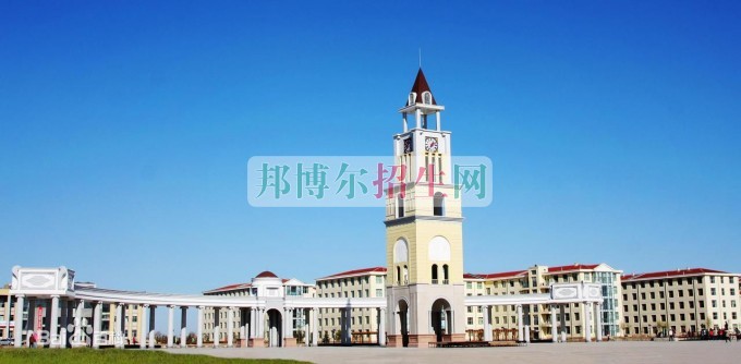 烏蘭察布職業(yè)學(xué)院?？圃盒閹讓? width=
