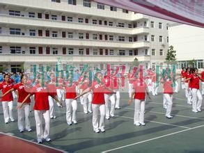 中等?？剖侵袑? width=