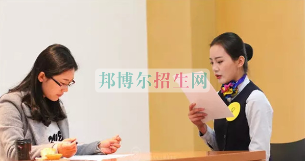 成都航空旅游職業(yè)學(xué)校開啟新學(xué)期首場(chǎng)招聘，場(chǎng)面火爆美女如云