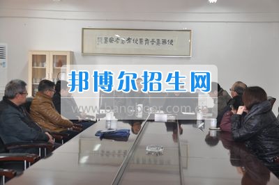 四川省什邡市職業(yè)中專學(xué)校迎接德陽市、什邡市教育局開學(xué)工作檢查