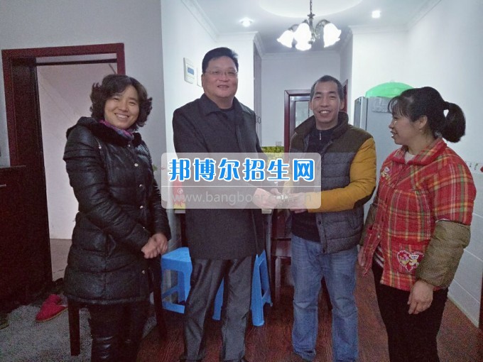 重慶航天職業(yè)技術(shù)學(xué)院關(guān)心學(xué)生生活、關(guān)注學(xué)生成長