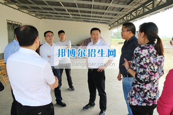 2017年成都農(nóng)業(yè)科技職業(yè)學(xué)院召開“校地合作、共建園區(qū)”專題會