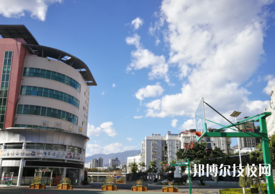 攀枝花經(jīng)貿旅游學校2