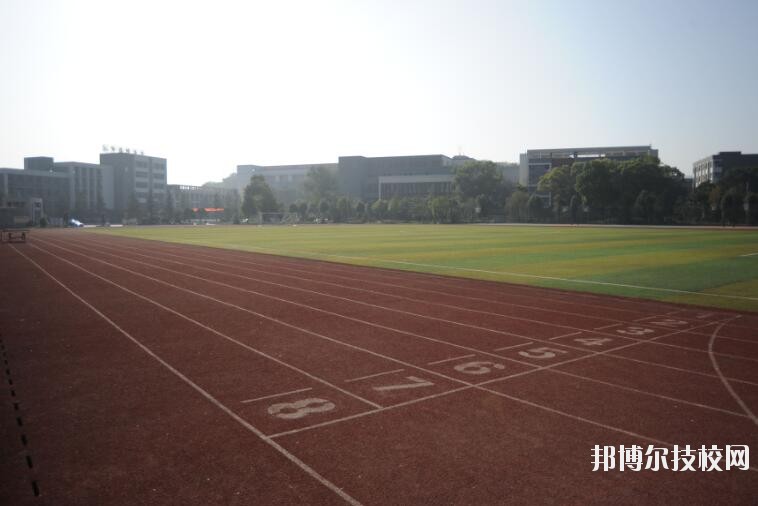 重慶九龍坡職業(yè)教育中心2020年報(bào)名條件、招生要求、招生對(duì)象
