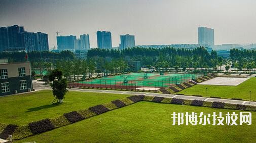 重慶城市建設(shè)技工學校2020年報名條件、招生要求、招生對象