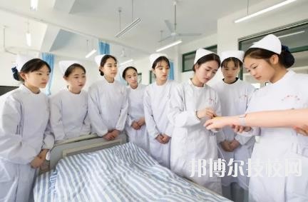 溫州護(hù)士學(xué)校2020年報(bào)名條件、招生要求、招生對(duì)象