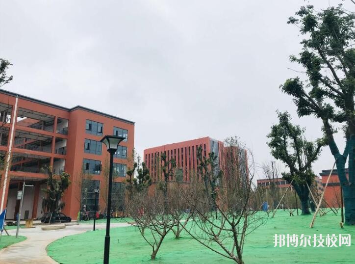 重慶五一高級(jí)技工學(xué)校2020年報(bào)名條件、招生要求、招生對(duì)象