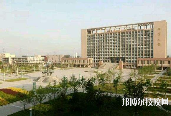 咸陽理工職業(yè)專修學院2020年報名條件、招生要求、招生對象