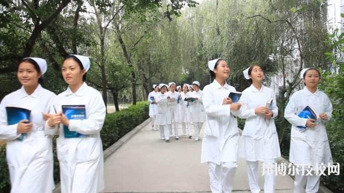  重慶渝東衛(wèi)生學(xué)校2020年報名條件、招生要求、招生對象