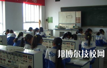 平?jīng)鲂畔⒐こ虒W校怎么樣、好不好