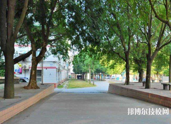 重慶公共交通技工學(xué)校2020年報(bào)名條件、招生要求、招生對(duì)象