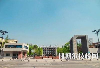 四川現(xiàn)代科技職業(yè)學(xué)校2020年報(bào)名條件、招生要求、招生對(duì)象