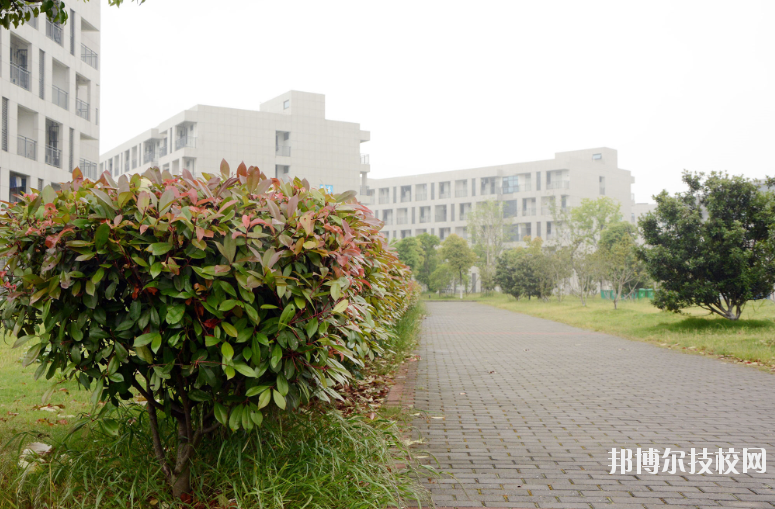 江蘇丹陽(yáng)中等專業(yè)學(xué)校2020年報(bào)名條件、招生要求、招生對(duì)象