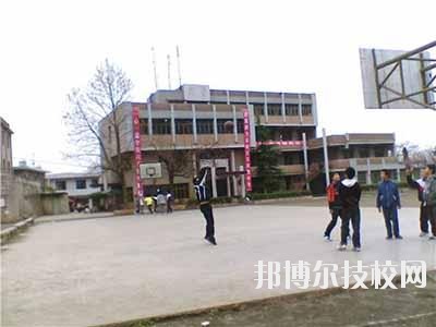 貴州龍里中等職業(yè)學(xué)校2020年報名條件、招生要求、招生對象