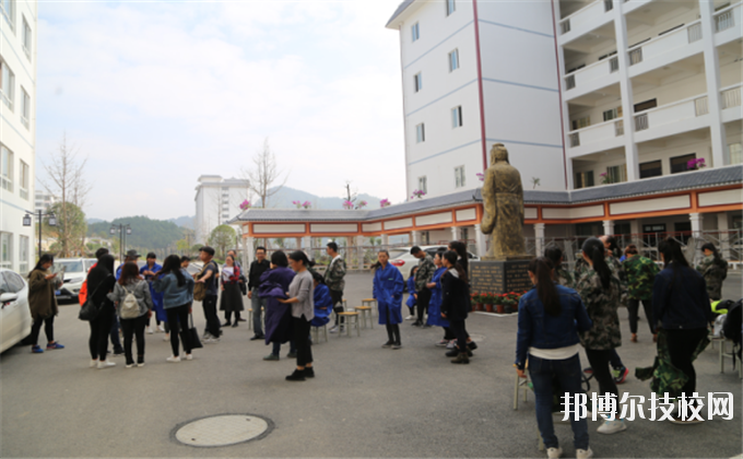 三都水族自治民族中等職業(yè)技術(shù)學(xué)校2020年報(bào)名條件、招生要求、招生對(duì)象