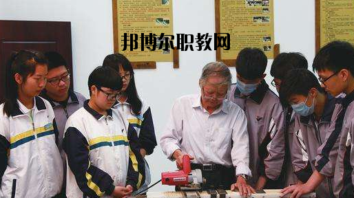 鎮(zhèn)海職教中心2020年報(bào)名條件、招生要求、招生對象