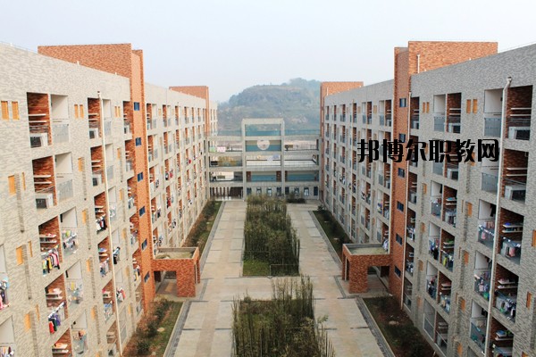 曲靖馬龍縣職業(yè)技術(shù)學(xué)校2020年報名條件、招生要求、招生對象