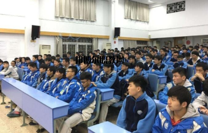 貴州銅仁玉昆中等專(zhuān)業(yè)學(xué)校2020年報(bào)名條件、招生要求、招生對(duì)象