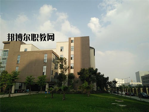 內江科技開發(fā)學校2020年報名條件、招生要求、招生對象