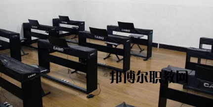酒泉農(nóng)墾技工學(xué)校2020年報名條件、招生要求、招生對象