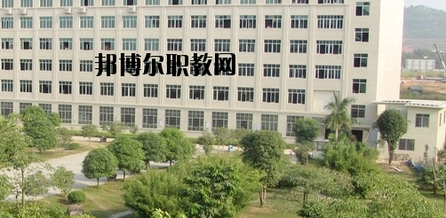 廣西工商技師學(xué)院2020年報(bào)名條件、招生要求、招生對象 