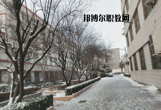 河南平頂山外國(guó)語(yǔ)學(xué)校2021年報(bào)名條件、招生要求、招生對(duì)象