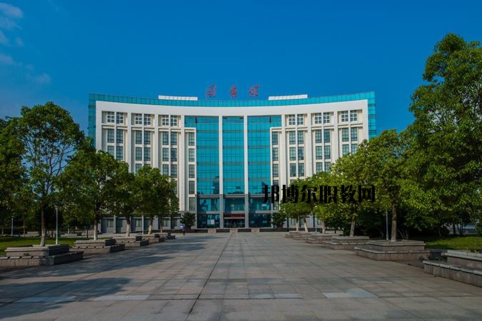 孝感紅人中等職業(yè)學(xué)校2020年報(bào)名條件、招生要求、招生對(duì)象