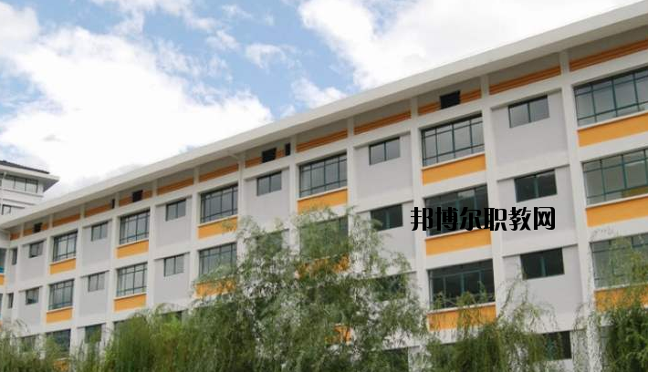 興山職業(yè)教育中心學(xué)校怎么樣、好不好