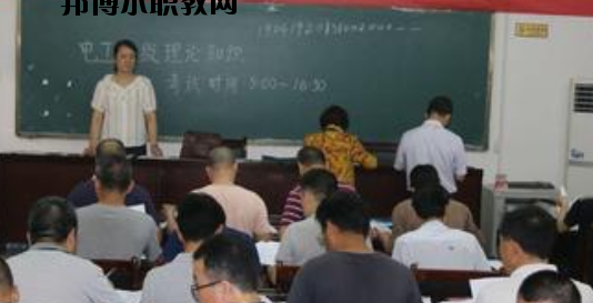 百色右江區(qū)職業(yè)技術(shù)學(xué)校2020年報名條件、招生要求、招生對象