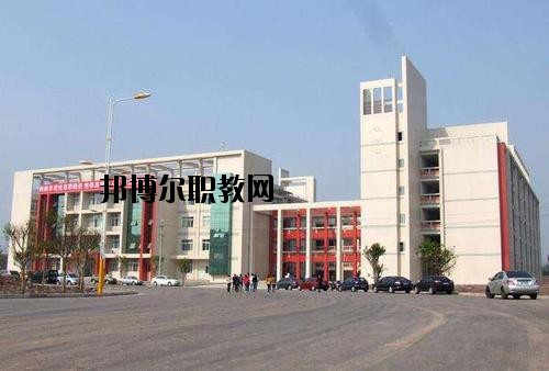 內(nèi)江宏昌職業(yè)技術(shù)學(xué)校2020年報(bào)名條件、招生要求、招生對象