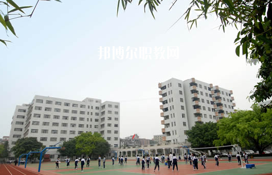 廣州醫(yī)藥職業(yè)學(xué)校2020年報(bào)名條件、招生要求、招生對(duì)象