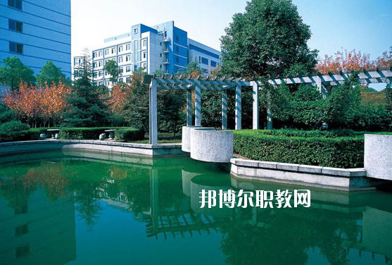 蕪湖地區(qū)衛(wèi)生學(xué)校2020年報名條件、招生要求、招生對象