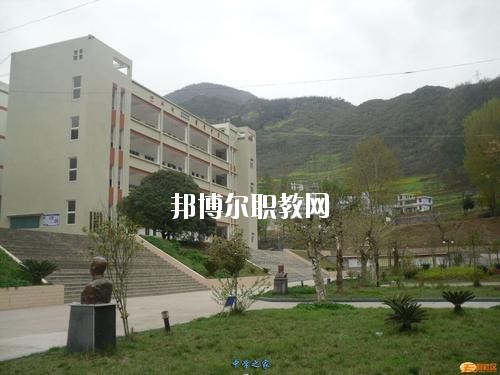 西昌交通技工學(xué)校2020年報(bào)名條件、招生要求、招生對(duì)象