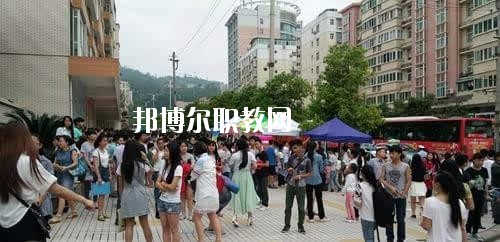 巴中市巴州區(qū)化成職業(yè)2020年報名條件、招生要求、招生對象