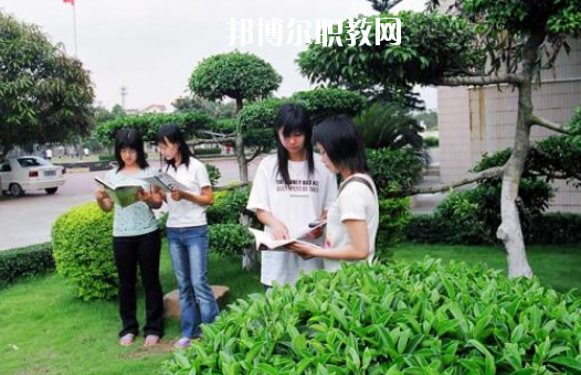 廣州市番禺區(qū)職業(yè)技術學校2020年報名條件、招生要求、招生對象