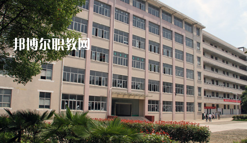 江西2020年鐵路學(xué)校好點(diǎn)的大專(zhuān)學(xué)校