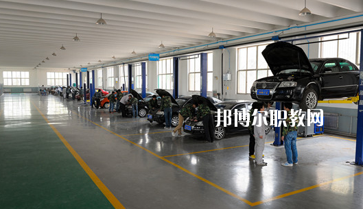 廣東20220年初中生學汽修學校怎樣