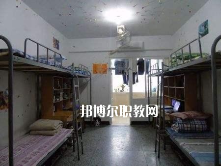 內鄉(xiāng)縣職業(yè)中等專業(yè)學校2021年宿舍條件
