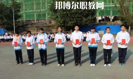 重慶市墊江縣第二職業(yè)中學(xué)校2021年報(bào)名條件、招生要求、招生對象