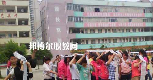 甕安鴻翔中等職業(yè)技術(shù)學(xué)校怎么樣、好不好