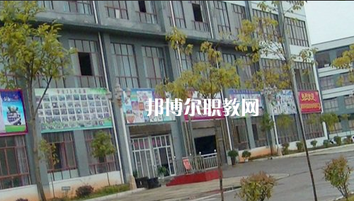黔西南州英才職業(yè)技術(shù)學(xué)校2021年報(bào)名條件、招生要求、招生對(duì)象