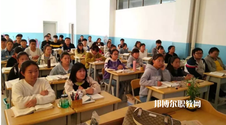 曲靖富源職業(yè)技術(shù)學(xué)校2021年報(bào)名條件、招生要求、招生對象