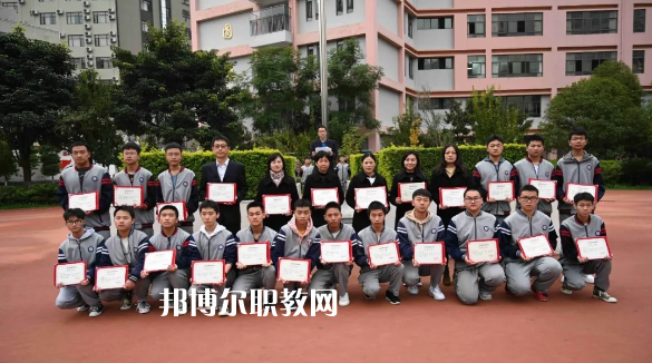 昆明盤龍職業(yè)高級中學怎么樣、好不好