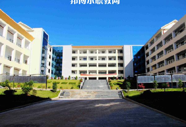 芒市職業(yè)教育中心2021年學費、收費多少