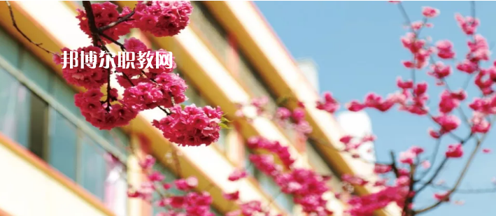 云南昆明工業(yè)學(xué)校2021年報名條件、招生要求、招生對象