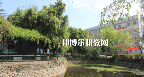 成都青華職業(yè)學(xué)校怎么樣、好不好