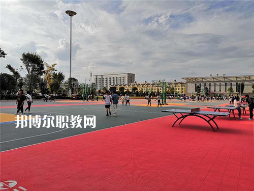 曲靖衛(wèi)生學(xué)校2021年招生辦聯(lián)系電話(huà)