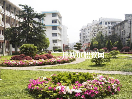 保山市昌寧縣職業(yè)技術(shù)學(xué)校2021年學(xué)費(fèi)、收費(fèi)多少