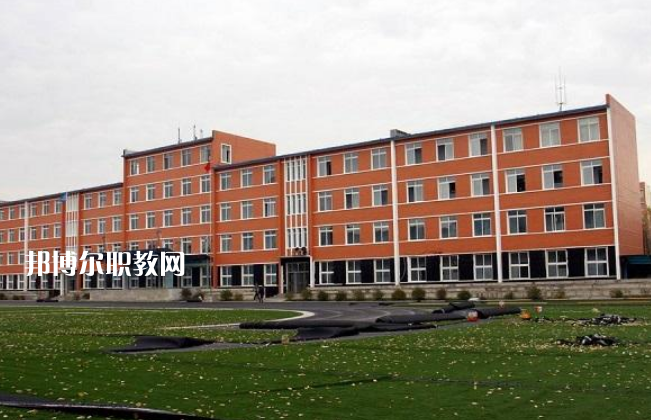 云南楚雄工業(yè)學(xué)校2021年學(xué)費、收費多少