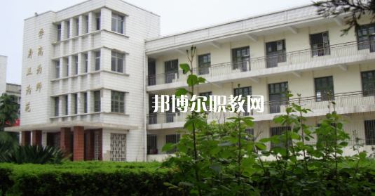安徽省霍邱師范學(xué)校2021年報(bào)名條件、招生要求、招生對象